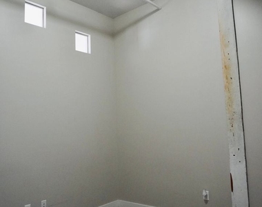 855 Michigan Street - Photo Thumbnail 5