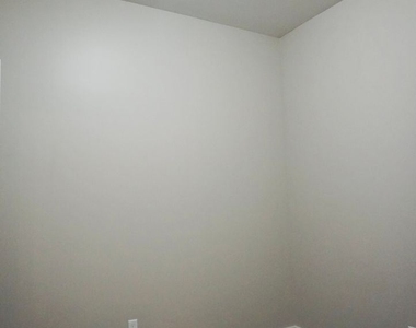 855 Michigan Street - Photo Thumbnail 6