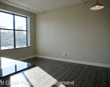 855 Michigan Street - Photo Thumbnail 11