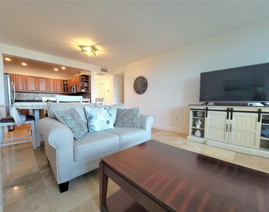 3505 S Ocean Dr - Photo Thumbnail 4