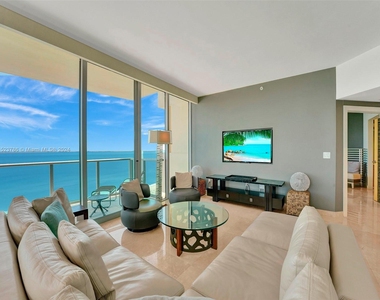 1455 Ocean Dr - Photo Thumbnail 1