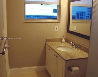 3801 S Ocean Dr - Photo Thumbnail 9