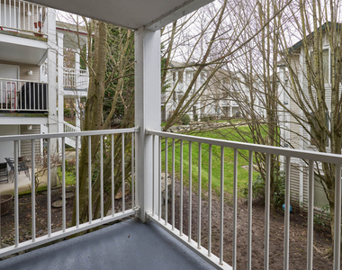 16619 Larch Way - Photo Thumbnail 27