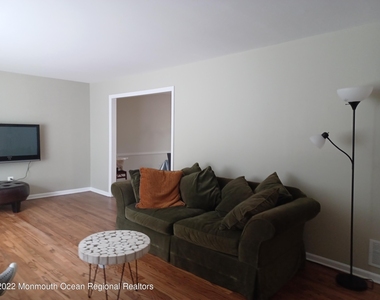 605 Carol Avenue - Photo Thumbnail 3