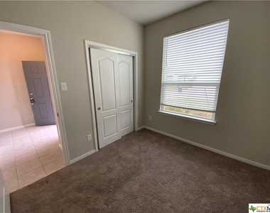 1303 Lakeway Crossing - Photo Thumbnail 3