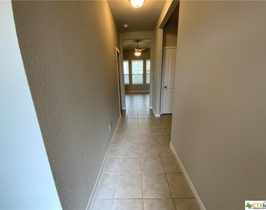 1303 Lakeway Crossing - Photo Thumbnail 2