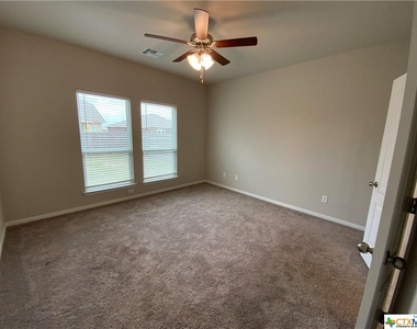 1303 Lakeway Crossing - Photo Thumbnail 12