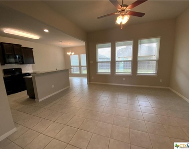 1303 Lakeway Crossing - Photo Thumbnail 7