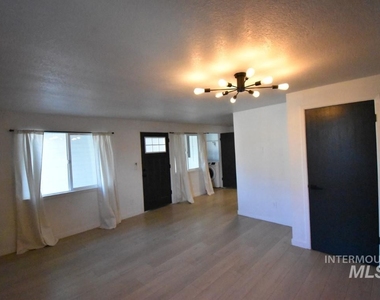 3853 W Glendale Street - Photo Thumbnail 7