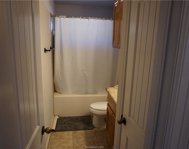 3911 Incourt Lane - Photo Thumbnail 2