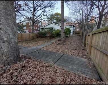 300 Vernon Ave - Photo Thumbnail 2