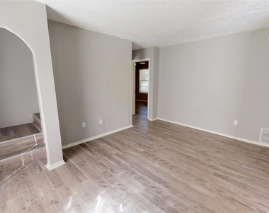 2682 Fernwood Drive - Photo Thumbnail 2