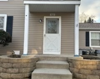 486 James Court - Photo Thumbnail 0