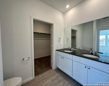 4630 Meadowland Pl - Photo Thumbnail 9