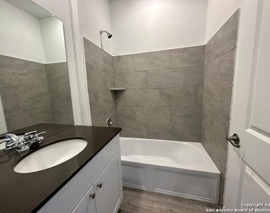 4630 Meadowland Pl - Photo Thumbnail 3