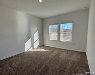 4630 Meadowland Pl - Photo Thumbnail 10