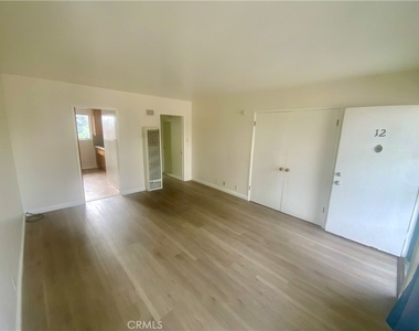 617 Cedar Avenue - Photo Thumbnail 1