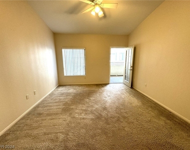 10021 Crimson Palisades Place - Photo Thumbnail 12