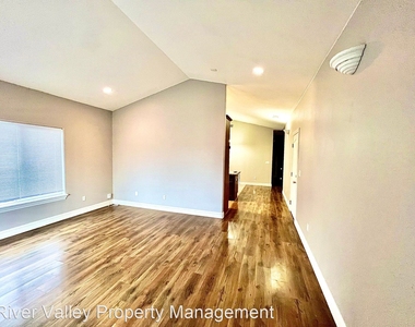 624 James Street - Photo Thumbnail 1