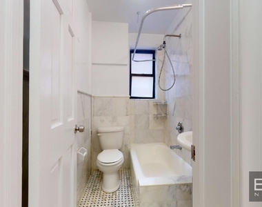 245 West 51st Street - Photo Thumbnail 5