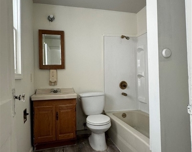 619 Glenwood Avenue - Photo Thumbnail 7