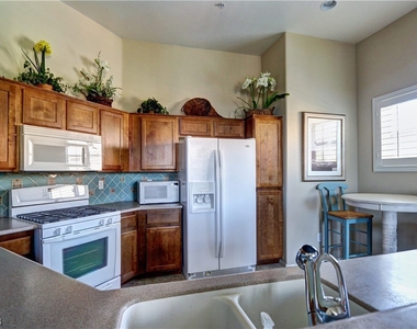 3975 N Hualapai Way - Photo Thumbnail 9