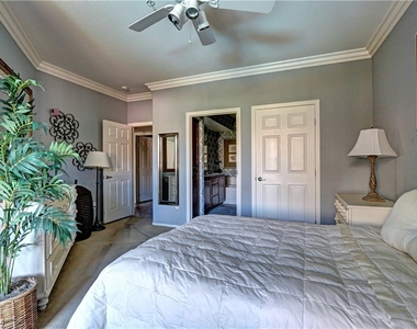 3975 N Hualapai Way - Photo Thumbnail 11