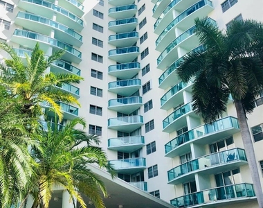 3901 S Ocean Dr - Photo Thumbnail 19