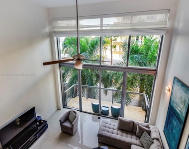 6000 Collins Ave - Photo Thumbnail 11