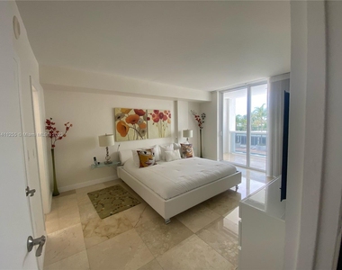 10275 Collins Ave - Photo Thumbnail 17