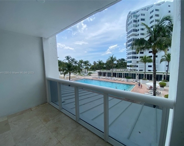 10275 Collins Ave - Photo Thumbnail 12