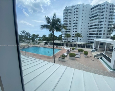 10275 Collins Ave - Photo Thumbnail 13