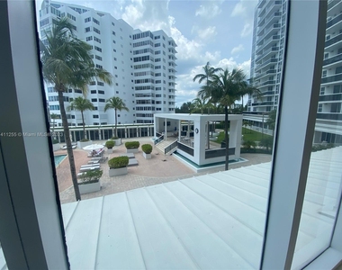 10275 Collins Ave - Photo Thumbnail 14