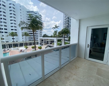 10275 Collins Ave - Photo Thumbnail 11