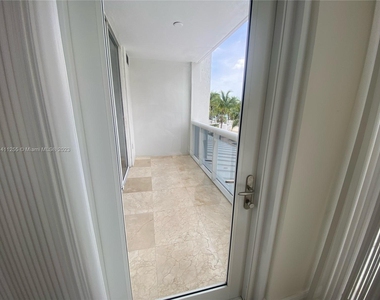 10275 Collins Ave - Photo Thumbnail 10