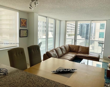 1155 Brickell Bay Dr - Photo Thumbnail 11