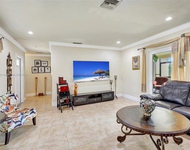 7720 Coral Blvd - Photo Thumbnail 2