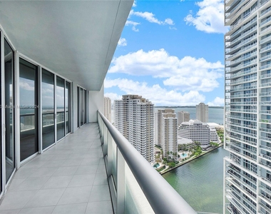 475 Brickell Ave - Photo Thumbnail 18