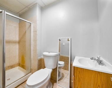 1241 Clinton Pl - Photo Thumbnail 18