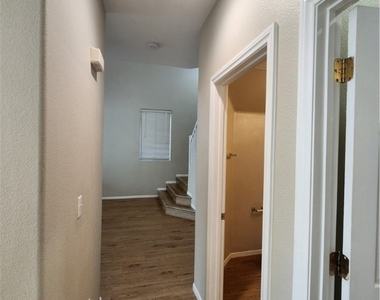 9417 Santana Siesta Avenue - Photo Thumbnail 17