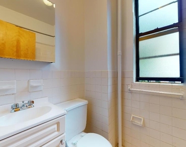 158 East 82 Street - Photo Thumbnail 8