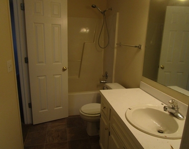 881 Grimble Ct - Photo Thumbnail 4