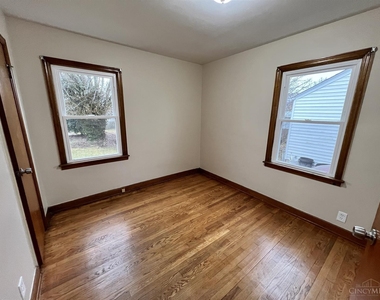 1432 Parkamo Avenue - Photo Thumbnail 10