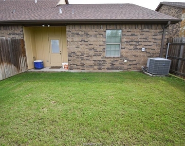 3228 Travis Cole Avenue - Photo Thumbnail 17