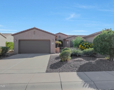 16563 W Isleta Court - Photo Thumbnail 2