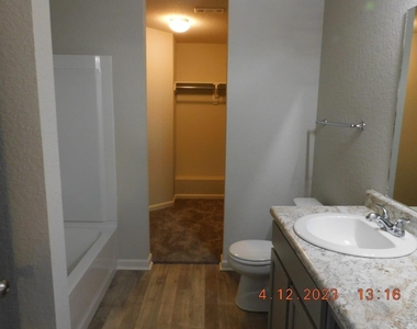 1050 Rockwell Drive - Photo Thumbnail 11