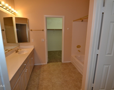 9041 W Behrend Drive - Photo Thumbnail 8