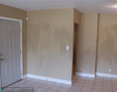 2852 Nw 55th Ave - Photo Thumbnail 2