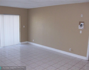 2852 Nw 55th Ave - Photo Thumbnail 6