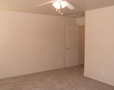 16377 W Cottonwood Street - Photo Thumbnail 10